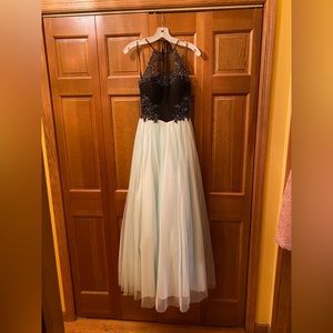 Black halter prom dress 👗